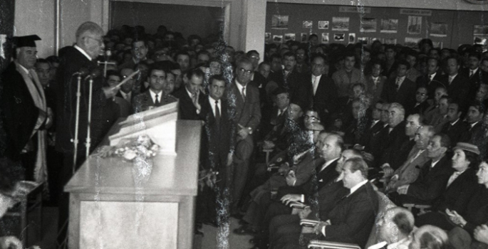 Atatürk Üniversitesinde 62'inci gurur yılı