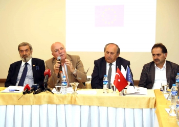 Demokrasi için medya toplantısı Erzurum'da yapıldı