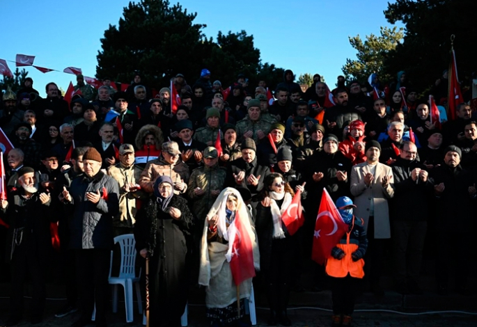 Ecdada saygı için Tabyalara yürüdüler