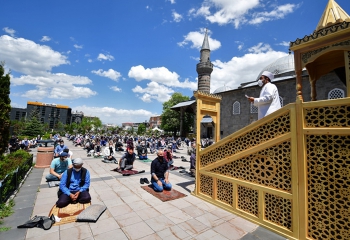 Erzurum’da 74 gün sonra ilk cuma