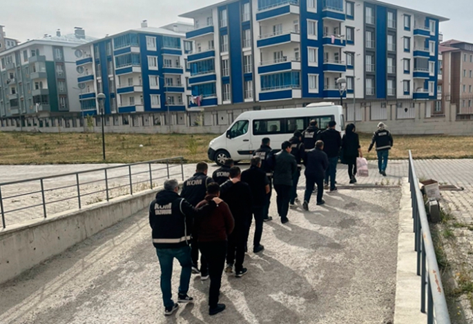 Erzurum'da dolandırıcılar yakayı ele verdi