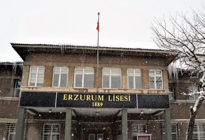 Erzurum Lisesi için tarihi adım