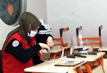 Gençlik merkezinde siperli maske üretimine başlandı