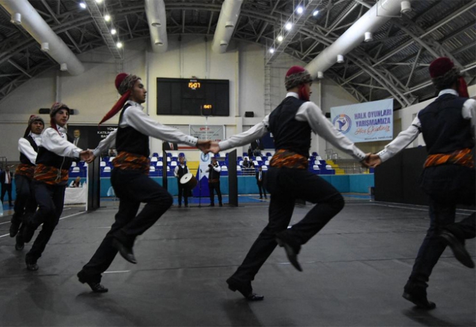 Halk Oyunları Ekibi bölge grup birincisi oldu