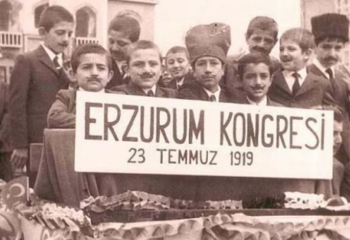 Bağımsızlık meşalesi Erzurum’da yakıldı