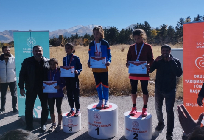 Krosta Şampiyon Reşit Karabacak ve Karayazı