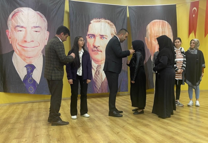MHP’ye Erzurum’da katılımlar sürüyor 