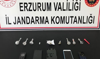 Uyuşturucu satıcısı 4 kişi yakalandı