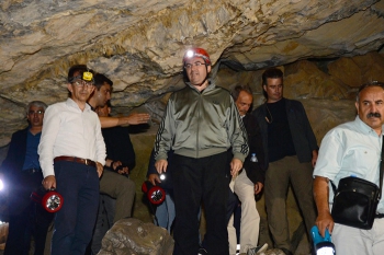 Vali Memiş Kivi Mağarası’nı inceledi