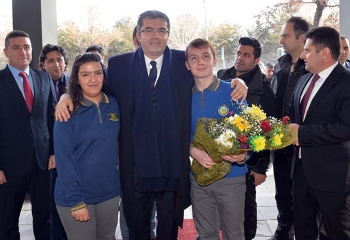 Vali Memiş’ten Erzurum Lisesi’ne ziyaret