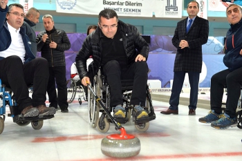 Valisi Memiş, Tekerlekli Sandalyede Curling oynadı